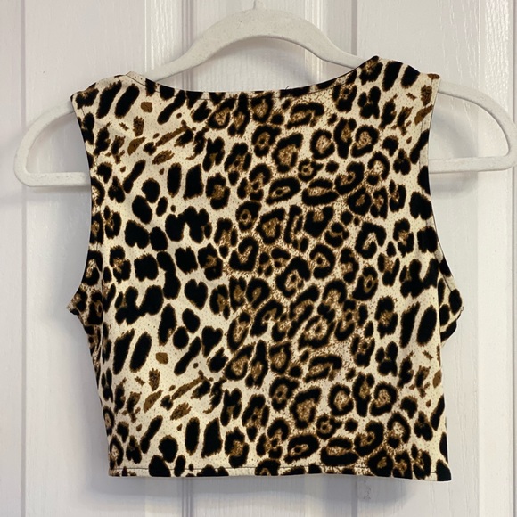 Just Quella Crop Leopard Print Top - Picture 3 of 4